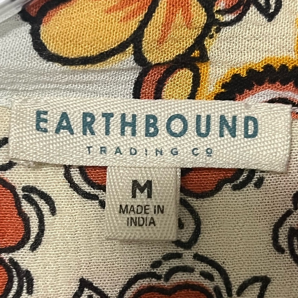 Earthbound Trading Company boho-chic
Short-sleeve button-down floral retro top - Picture 2 of 4